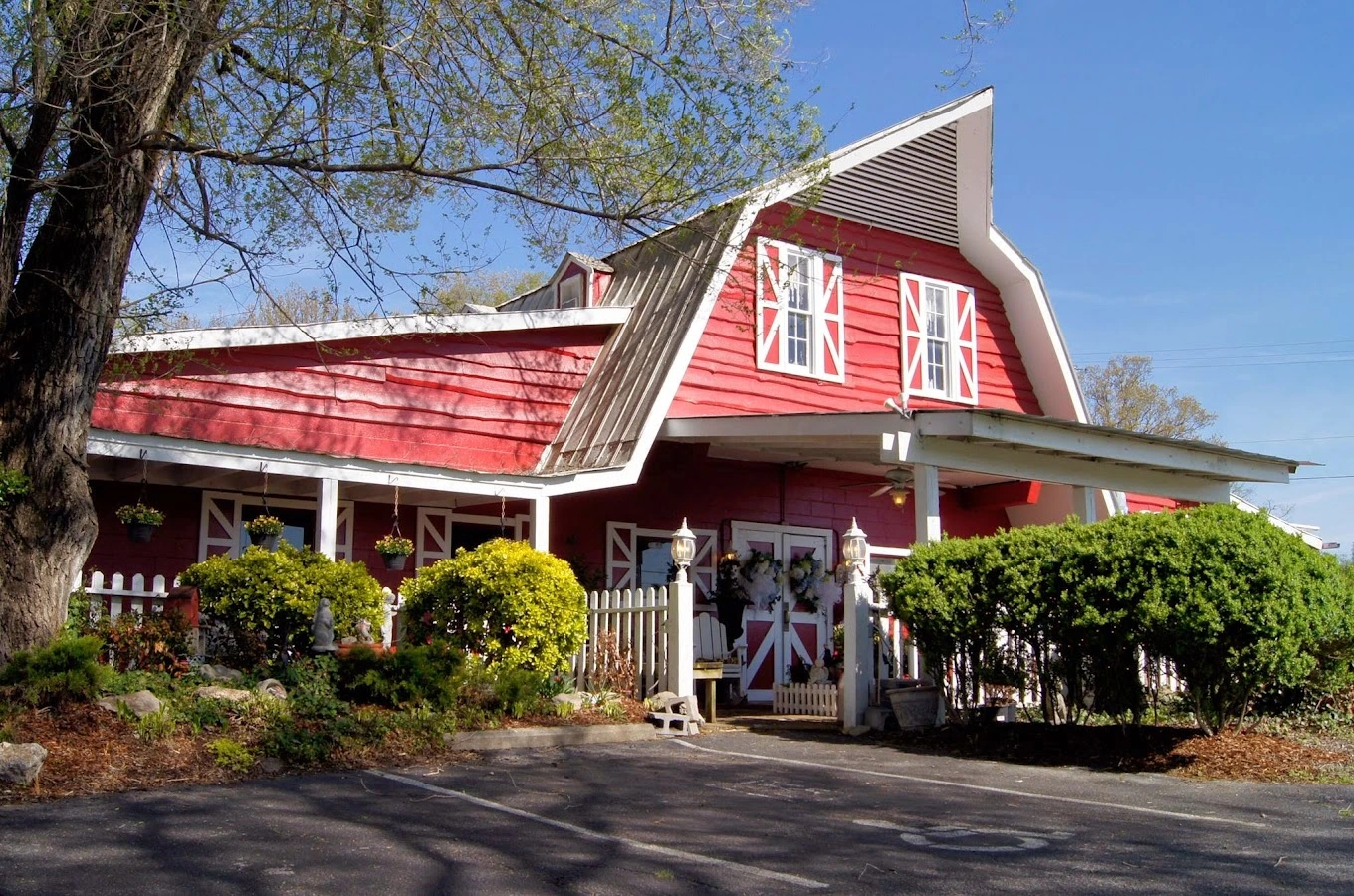 Red Barn Dinner Theater