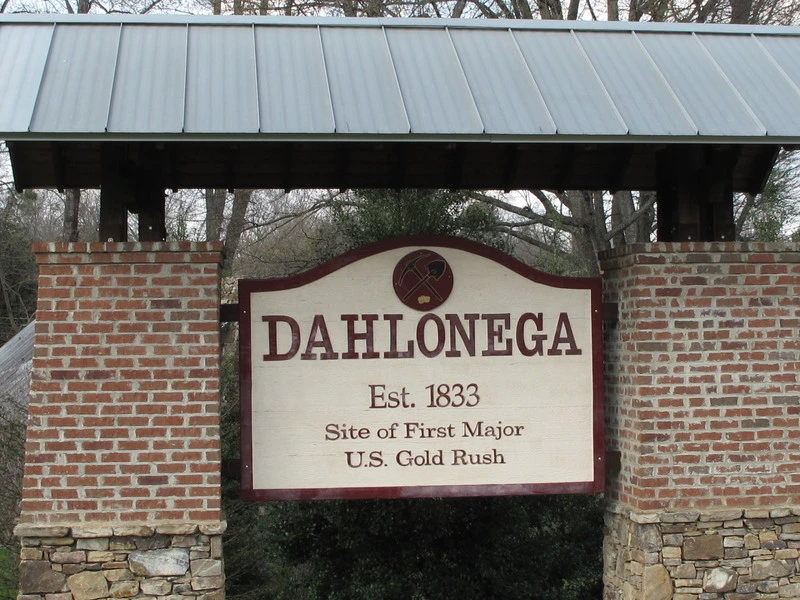 Dahlonega Sign